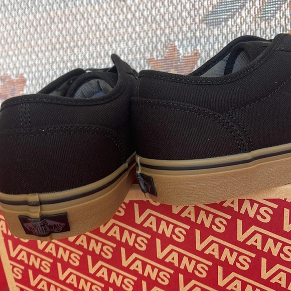 Vans Men’s Atwood
(12 Oz Canvas) Black/Gum
VN000TUYD8E Sneakers - Picture 15 of 16